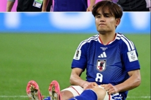 板仓滉谈久保建英伤情：他跟我说今天情况更加稳定，希望只是轻伤配图