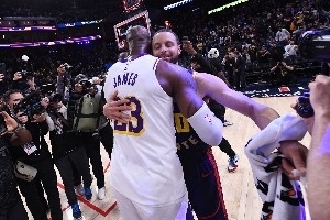 佛得角门将IG粉丝超1100万!NBA千万粉丝球员仅12人 第一已过亿!配图