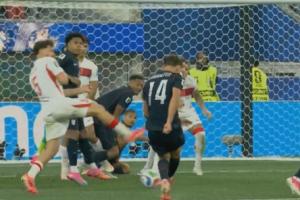 美国2-2扳平土耳其!伯哈尔特世界波破门,本场完成传射配图