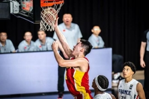 媒体人:两支球队实力悬殊 替补亮眼发挥也算是本场比赛最大收获配图