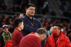 从球员到篮协主席?姚明:不再是死记硬背战术手册 必须从零学习配图