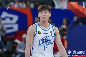 直播吧:山西男篮将与宁波后卫王俊杰签下三年C类合同配图