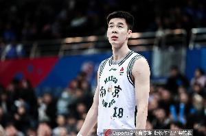 媒体人：同曦向郭昊文开出三年D类年薪600万的顶薪合同配图